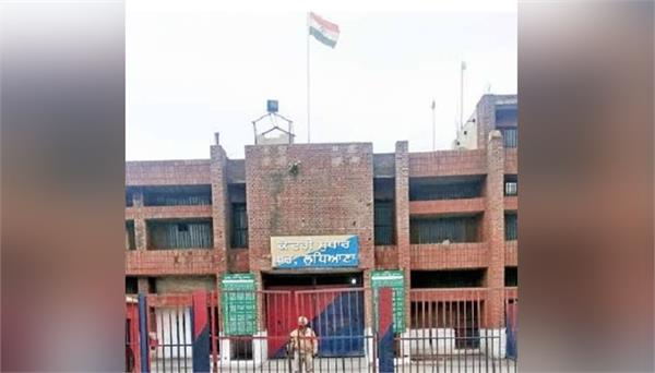 ਡੀ. ਸੀ. ਪੀ. ਭੰਡਾਲ ਵੱਲੋਂ ਭਾਰੀ ਪੁਲਸ ਦਲ ਸਮੇਤ ਕੇਂਦਰੀ ਜੇਲ੍ਹ ਲੁਧਿਆਣਾ ਦੀ ਅਚਨਚੇਤ ਚੈਕਿੰਗ