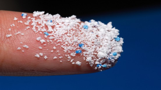 ਰੋਜ਼ਾਨਾ ਸਾਹ ਰਾਹੀਂ ਸਰੀਰ ਅੰਦਰ ਜਾ ਰਹੇ 68,000 ਮਾਈਕ੍ਰੋਪਲਾਸਟਿਕ! ਅਧਿਐਨ ‘ਚ ਹੈਰਾਨ ਕਰਨ ਵਾਲਾ ਖੁਲਾਸਾ