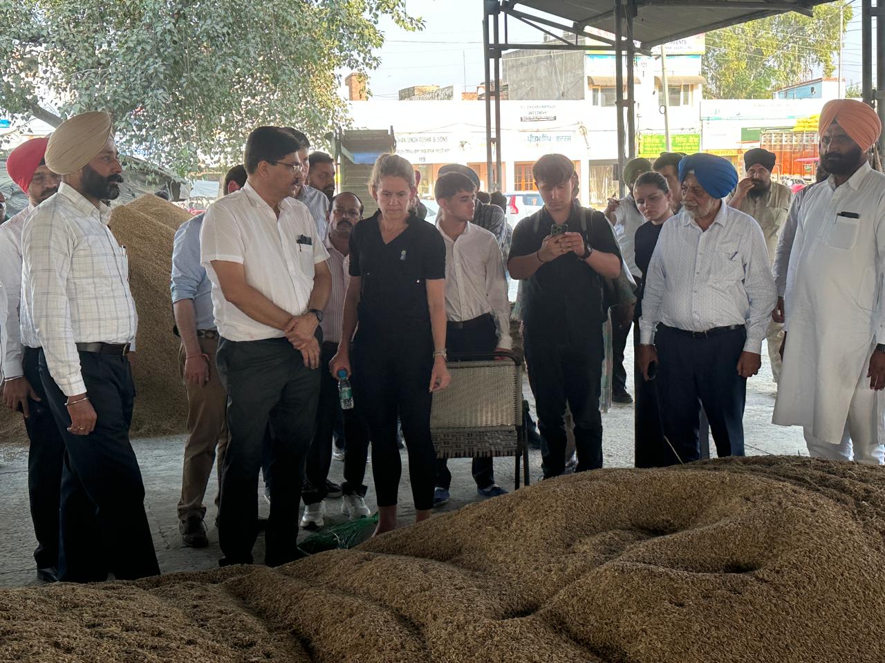 ਅਰਜਨਟੀਨਾ ਤੋਂ ਆਇਆ ਵਫ਼ਦ ਏਸ਼ੀਆ ਦੀ ਸਭ ਤੋਂ ਵੱਡੀ ਅਨਾਜ ਮੰਡੀ ਖੰਨਾ ਦੇ ਦੌਰੇ ਦੌਰਾਨ ਪੰਜਾਬ ਸਰਕਾਰ ਦੇ ਖਰੀਦ ਪ੍ਰਬੰਧਾਂ ਤੋਂ ਹੋਇਆ ਪ੍ਰਭਾਵਿਤ