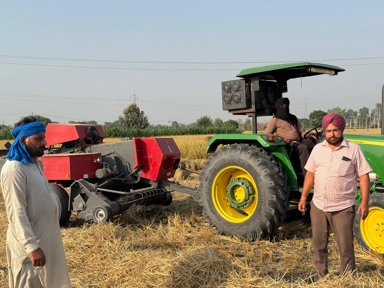 9 ਏਕੜ ਰਕਬੇ ਵਿੱਚ ਪਰਾਲੀ ਦੀਆਂ ਗੰਢਾਂ ਬਣਵਾਈਆਂ